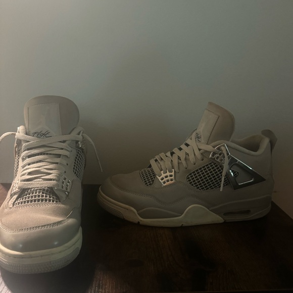 Frozen Moments Jordan 4s, Size 8 mens, 9 1/2 womens. - Picture 5 of 6